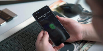 Επεξήγηση KYC: Γιατί οι πλατφόρμες ζητούν ταυτότητα και τι πρέπει να ελέγξεις πριν ανεβάσεις έγγραφα