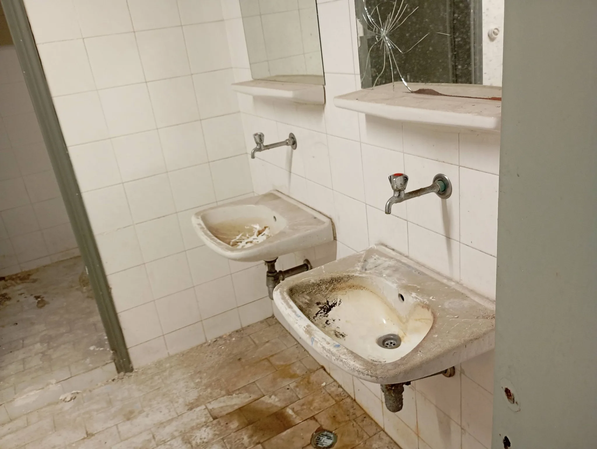 Κοζάνη: Εικόνες ντροπής στο parking της Πλατείας Συντάγματος- Έμεινε στις υποσχέσεις και την αύξηση του αντιτίμου η δημοτική αρχή