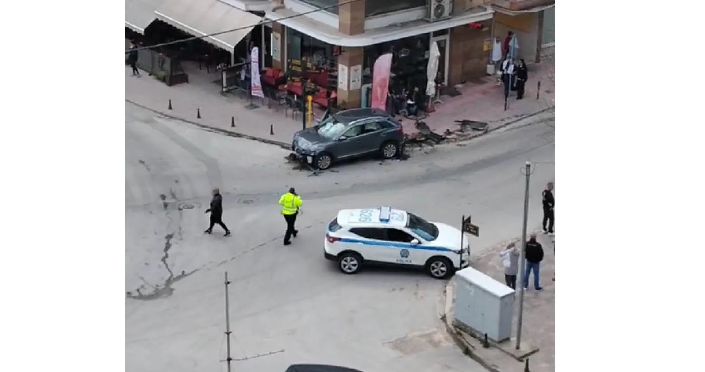 Σοβαρό τροχαίο στη Φλώρινα – ΙΧ συγκρούστηκε 3 επιβατηγά αυτοκίνητα (Βίντεο)