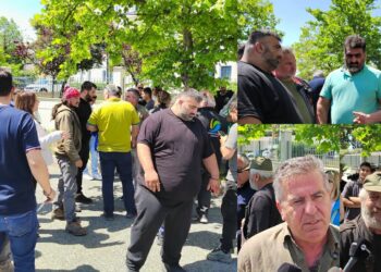 «Δεν αντέχει άλλο ο πρωτογενής τομέας» – Αγρότες και κτηνοτρόφοι διαμαρτυρήθηκαν στην Περιφέρεια Δ. Μακεδονίας ζητώντας άμεσα λύσεις