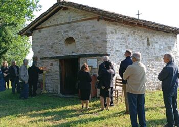 Θεία Λειτουργία τελέστηκε στον βυζαντινό αποκατεστημένο Ι.Ν. Αγ. Νικολάου Αιανής