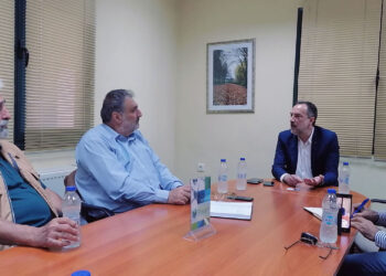 Δημοκράτες – Προοδευτικό Κέντρο: Συνάντηση με τον πρόεδρο του Εμπορικού Συλλόγου Πτολεμαΐδας Θ. Βυθούλκα για τα προβλήματα της αγοράς