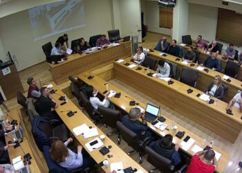 Ηχηρό «χαστούκι» σε Κοκκαλιάρη από Ιωαννίδη, Κουρού και Χατζημανώλη- Καταψήφισαν εισήγηση του Δημάρχου που έχασε την ψηφοφορία για θέμα στήριξης εργαζομένων