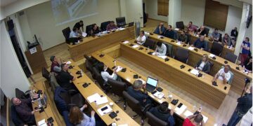 Ηχηρό «χαστούκι» σε Κοκκαλιάρη από Ιωαννίδη, Κουρού και Χατζημανώλη- Καταψήφισαν εισήγηση του Δημάρχου που έχασε την ψηφοφορία για θέμα στήριξης εργαζομένων