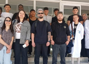 Κοζάνη: Μαθητές της ΕΠΑ.Σ ΔΥΠΑ πρόσφεραν υπηρεσίες περιποίησης σε ασυνόδευτους ανηλίκους