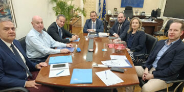 Κατάργηση της τεκμαρτής φορολόγησης ζητά η Συνομοσπονδία Εμπορίου για τις μικρομεσαίες επιχειρήσεις
