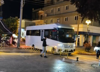 Πτολεμαΐδα: Τουριστικό από τη Βουλγαρία κόλλησε στα «φιδάκια»