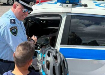 Γρεβενά: Αστυνομικοί ενημέρωσαν μαθητές για θέματα οδικής ασφάλειας