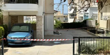 Σοκ στην Αθήνα: Δύο 17χρονες έπεσαν μαζί από τον έκτο όροφο πολυκατοικίας