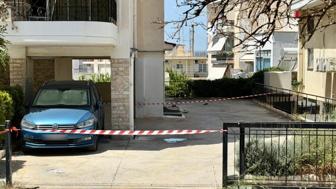 Σοκ στην Αθήνα: Δύο 17χρονες έπεσαν μαζί από τον έκτο όροφο πολυκατοικίας