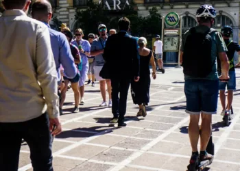 Ο Χρυσοχοΐδης προανήγγειλε νόμο για τα πατίνια των ανηλίκων: Απαγορεύεται να βγαίνουν στους δρόμους