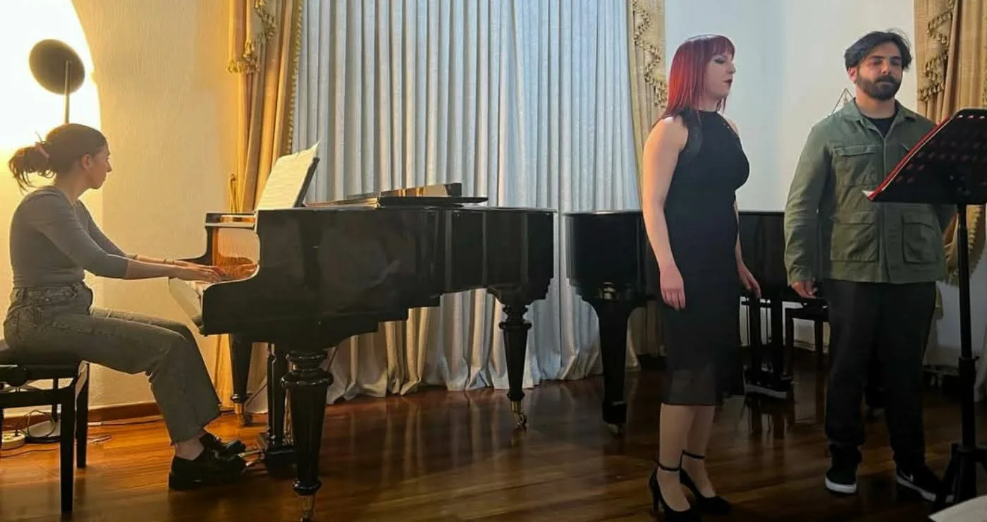 «Canzone Italiana» στο Δημοτικό Ωδείο Κοζάνης – Μια βραδιά γεμάτη έρωτα, πάθος και νοσταλγία (Φωτογραφίες)