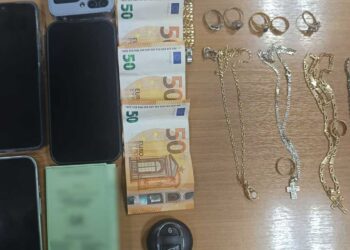 Καστοριά: Δύο συλλήψεις γυναικών για τηλεφωνικές απάτες σε ηλικιωμένους – Απέσπασαν λίρες, χρυσαφικά και μετρητά