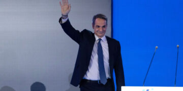 Μητσοτάκης στο Συνέδριο της ΝΔ: 3η τετραετία για να μην γυρίσουμε τρεις τετραετίες πίσω