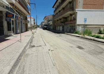 Ξεκίνησαν οι εργασίες ασφαλτόστρωσης της Οδού Παυλίδη-Αδαμοπούλου στην Πτολεμαΐδα (Ρεπορτάζ της Κούλας Πουλασιχίδου)