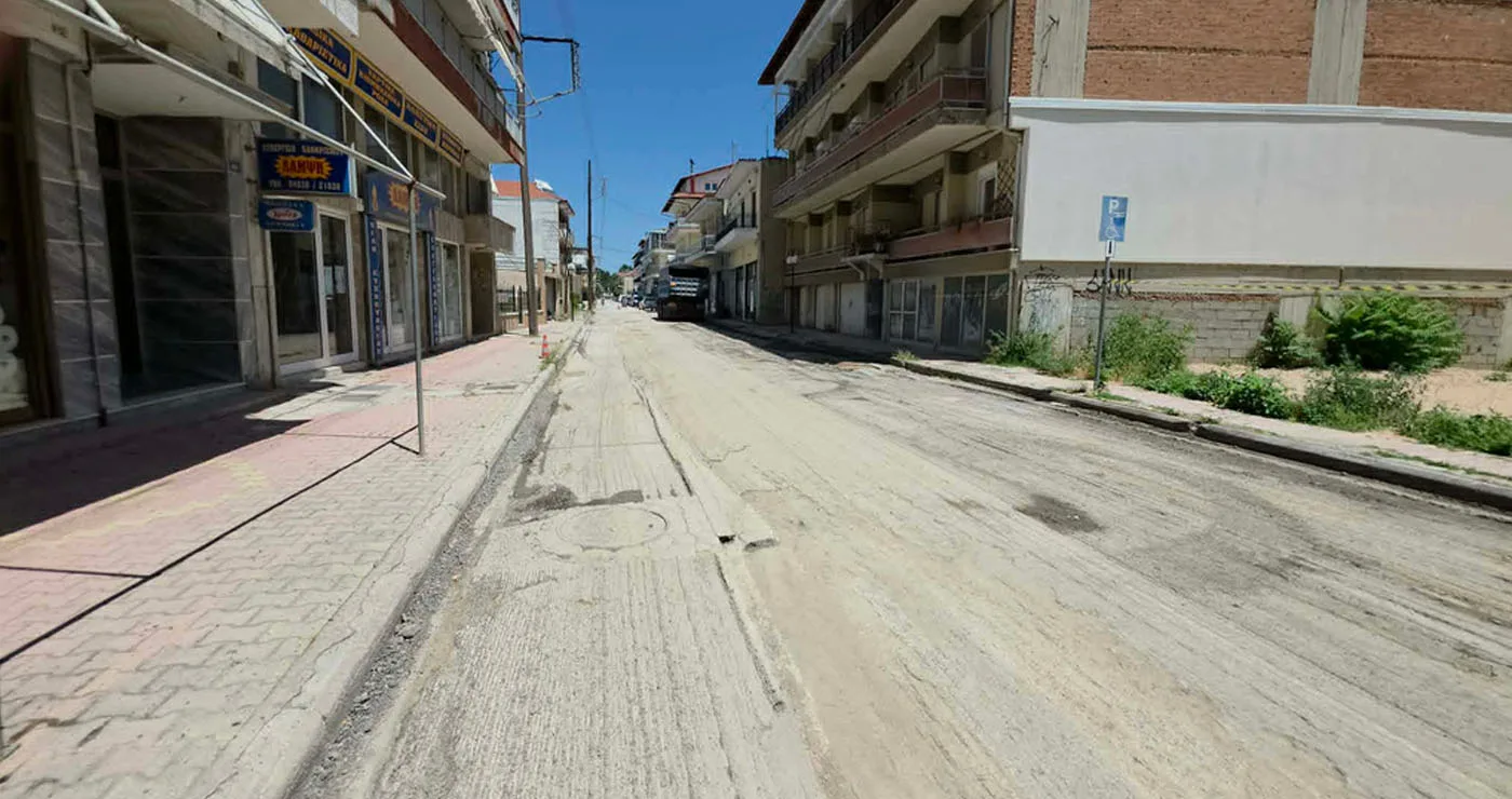 Ξεκίνησαν οι εργασίες ασφαλτόστρωσης της Οδού Παυλίδη-Αδαμοπούλου στην Πτολεμαΐδα (Ρεπορτάζ της Κούλας Πουλασιχίδου)