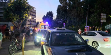 Μικρή αναστάτωση στο μεγάλο Πάρκο επί της Οδού Νοσοκομείου , όταν νεαρός μαθητής έπεσε από το ποδήλατο – Στο σημείο έσπευσαν Δημοτική Αστυνομία και ΕΚΑΒ . (ρεπορτάζ της Κούλας Πουλασιχίδου)