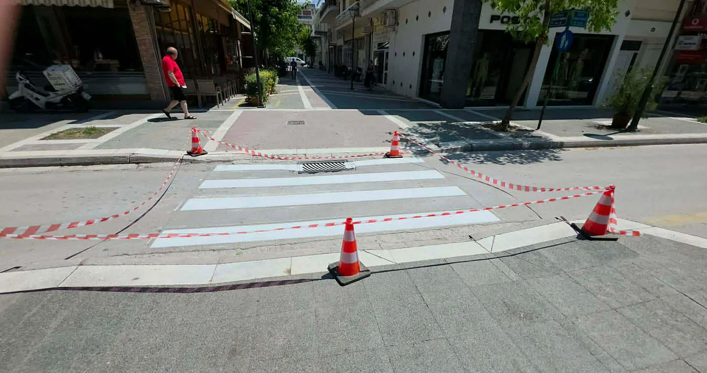 Ξεκίνησε η συντήρηση των διαβάσεων στο Παλιό Πάρκο Πτολεμαΐδας – Παρεμβάσεις σε όλο το κέντρο τις προσεχείς ημέρες (ρεπορτάζ της Κούλας Πουλασιχίδου)