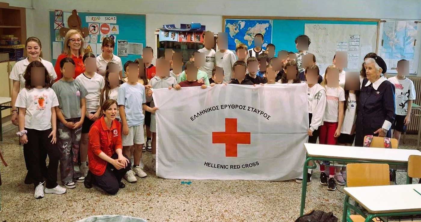 Εθελόντριες από τον Ερυθρό Σταυρό βρέθηκαν στους μαθητές της Ε΄Τάξης του 6ου Δημοτικού Σχολείου Κοζάνης