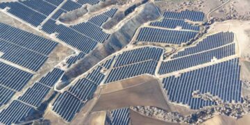 RWE και ΔΕΗ: Σε πλήρη λειτουργία φωτοβολταϊκά σχεδόν 1 GW στη Δυτική Μακεδονία – Τα Φ/Β του Αμυνταίου τροφοδοτούν πάνω από 400.000 νοικοκυριά