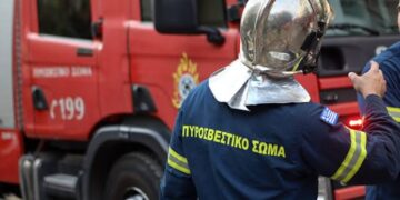 Ανατολή Κοζάνης: Υπό μερικό έλεγχο η μεγάλη πυρκαγιά – Ισχυρή πυροσβεστική δύναμη στο σημείο – Περίπου 134 στρέμματα καμένη έκταση