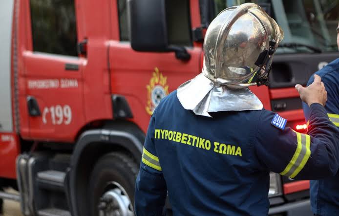 Ανατολή Κοζάνης: Υπό μερικό έλεγχο η μεγάλη πυρκαγιά – Ισχυρή πυροσβεστική δύναμη στο σημείο – Περίπου 134 στρέμματα καμένη έκταση