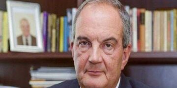 Η ομιλία και τα μηνύματα του Κώστα Καραμανλή στους απόφοιτους του Αριστοτέλειου Κολεγίου Θεσσαλονίκης – Γράφει ο Μιχάλης Ραμπίδης