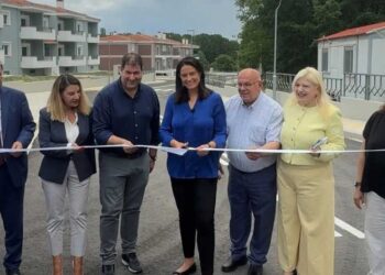 Εικόνες από τα εγκαίνια των 40 εργατικών κατοικιών στην Κυρακαλή Γρεβενών, παρουσία της Νίκης Κεραμέως