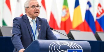Γ. Μανιάτης προς Ευρωπαϊκή Επιτροπή: «Δεσκάτη, Γρεβενά, Σέρβια, Κοζάνη, απαιτούν το σεβασμό μας στη φέρουσα ικανότητα και την ουσιαστική συμμετοχή των τοπικών κοινωνιών»