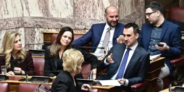 Διαλύθηκε η ΚΟ της Νέας Αριστεράς: Επτά βουλευτές ανεξαρτητοποιήθηκαν και ακόμη 143 στελέχη αποχώρησαν – Παραιτήθηκε από βουλευτής η Αχτσιόγλου
