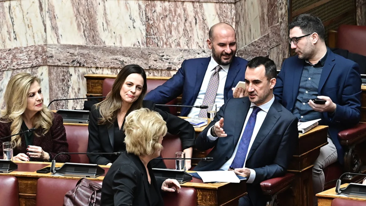 Διαλύθηκε η ΚΟ της Νέας Αριστεράς: Επτά βουλευτές ανεξαρτητοποιήθηκαν και ακόμη 143 στελέχη αποχώρησαν – Παραιτήθηκε από βουλευτής η Αχτσιόγλου