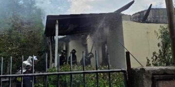 Τραγωδία στα Γρεβενά: Νεκρός 90χρονος από έκρηξη φιάλης υγραερίου – Ισχυρή δύναμη της Πυροσβεστικής επιχειρεί στο σημείο