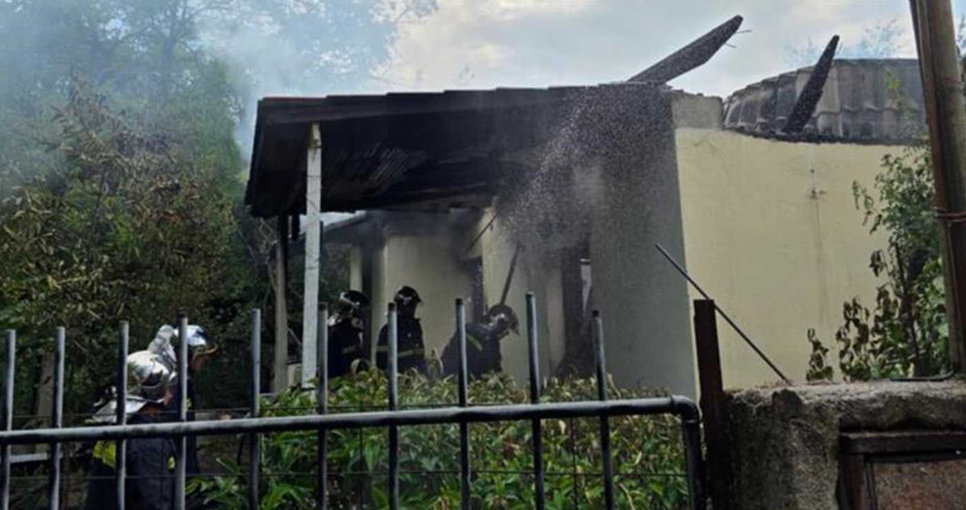 Τραγωδία στα Γρεβενά: Νεκρός 90χρονος από έκρηξη φιάλης υγραερίου – Ισχυρή δύναμη της Πυροσβεστικής επιχειρεί στο σημείο