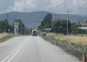 Σε εξέλιξη έργα Οπτικών Ινών στην Επαρχιακή Οδό Πτολεμαΐδας – Περδίκκα (ρεπορτάζ της Κούλας Πουλασιχίδου)