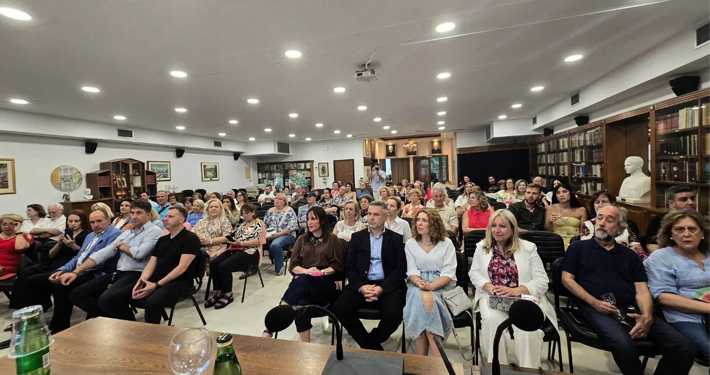 Ο Αμυνταιώτης συγγραφέας Βαγγέλης Νάστος παρουσίασε το νέο του βιβλίο «Είναι Έγκλημα Χημ…ΙΟΥ» στη Θεσσαλονίκη