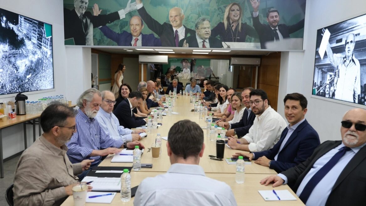 Ποια πρόσωπα αναλαμβάνουν ρόλους στην σκιώδη κυβέρνηση του ΠΑΣΟΚ -Κουκουλόπουλος & Διαμαντοπούλου στη λίστα