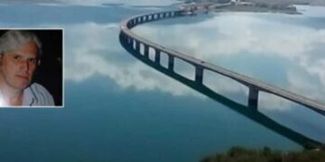 Η γέφυρα πάνω από την τεχνητή λίμνη Πολυφύτου, με τον Αντιπεριφερειάρχη Π.Ε. Κοζάνης, κ. Βύζα Κωνσταντίνο, σε ένα ένθετο, εγκρίνει τη διοργάνωση του 1st Polyfytos Pairs Cup αθλητικής αλιείας.