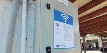 Λειτουργία ασύρματων κεραιών για δωρεάν WiFi συνδέσεις στην κεντρική πλατεία και το ΔΑΚ Βελβεντού