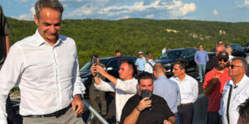 E65-τώρα: Παρουσία του Πρωθυπουργού τα εγκαίνια (φωτογραφίες)