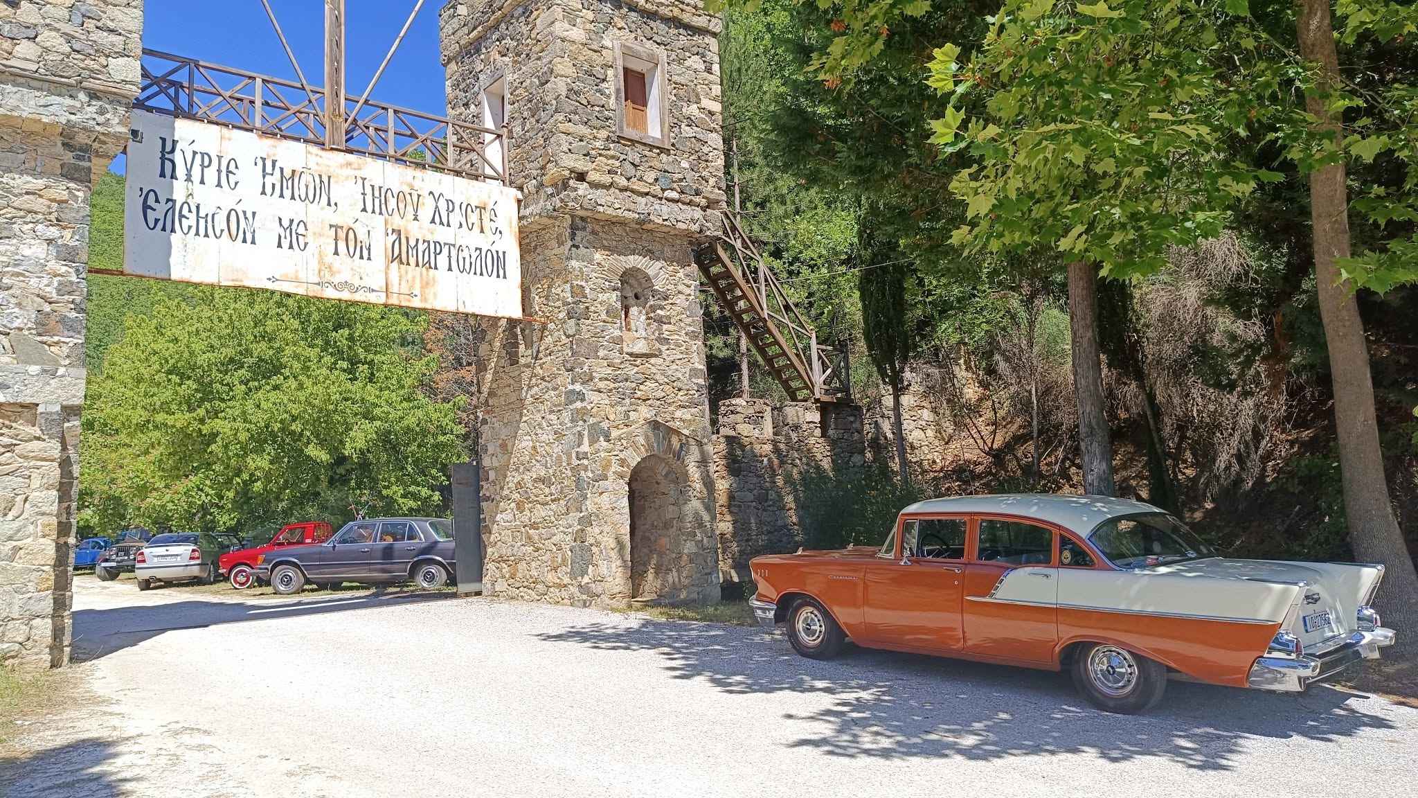 Bel_Air_in_front_of_Monastery_compressed.jpg