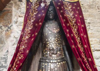 Τα αποκαλυπτήρια της ανάγλυφης εικόνας του Αγίου Γεωργίου στην Ομορφοκκλησιά Καστοριάς