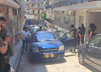 Φύλλο και φτερό το σπίτι του 25χρονου που συνελήφθη για τη δολοφονία της Βάγιας Νέστορα, αποχώρησε η Αντιτρομοκρατική