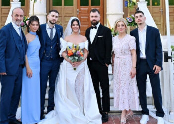 Στιγμές χαράς για τη Μαίρη Αντωνιάδου και τον Θεόδωρο Παναγιωτίδη – Παντρεύτηκε ο γιος τους