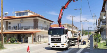 Περδίκας Εορδαίας: Τους αλλάζουν τα φώτα! (φωτογραφίες)