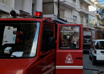 Φωτιά σε διαμέρισμα πολυκατοικίας στην Κοζάνη (φωτογραφίες-βίντεο)