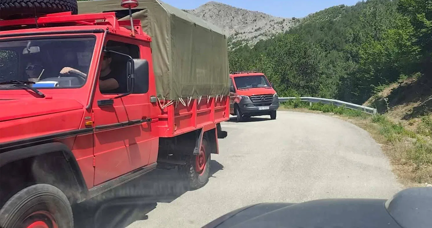 Τ.Κ. Αγίου Δημητρίου: Υπό έλεγχο η φωτιά – Δείτε βίντεο από την επιχείρηση κατάσβεσης