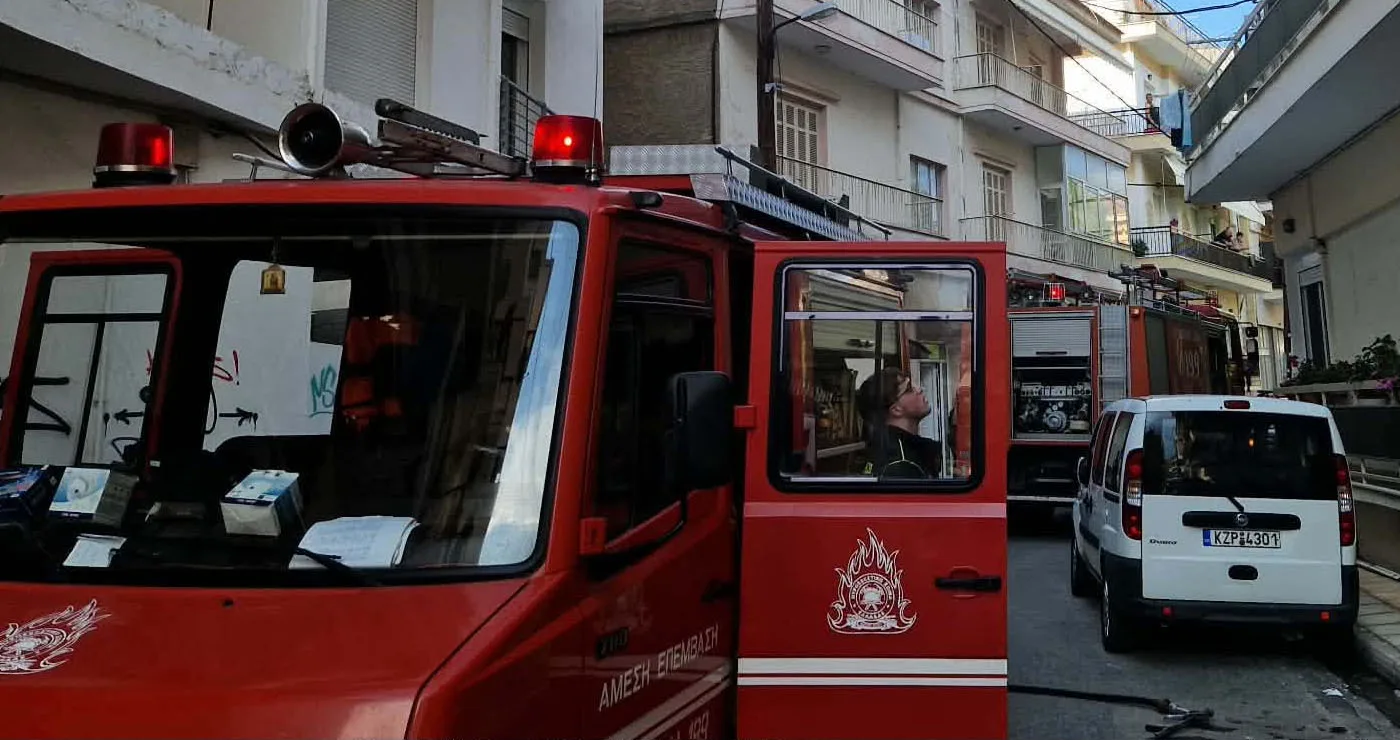 Φωτιά σε σπίτι στην Οδό Καμβουνίων στην Κοζάνη (φωτογραφίες)