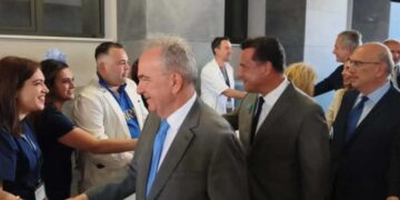 Η άφιξη Γεωργιάδη και Παπαθανάση στο Μαμάτσειο – Συγχαρητήρια του Υπουργού Υγείας στη Διοικήτρια του Νοσοκομείου