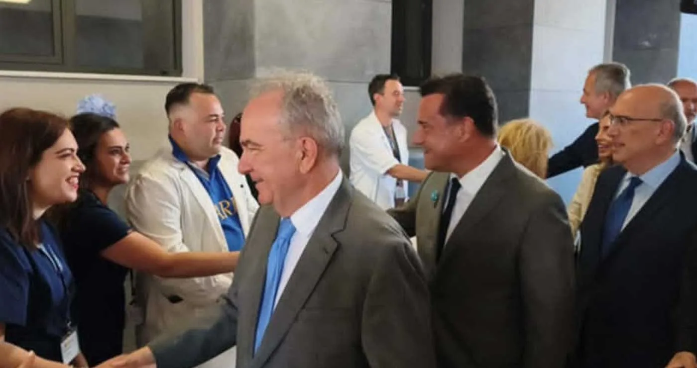 Η άφιξη Γεωργιάδη και Παπαθανάση στο Μαμάτσειο – Συγχαρητήρια του Υπουργού Υγείας στη Διοικήτρια του Νοσοκομείου