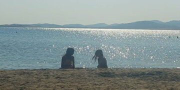 Καλό Μήνα, το Καλοκαίρι είναι πλέον εδώ! (της Κούλας Πουλασιχίδου)